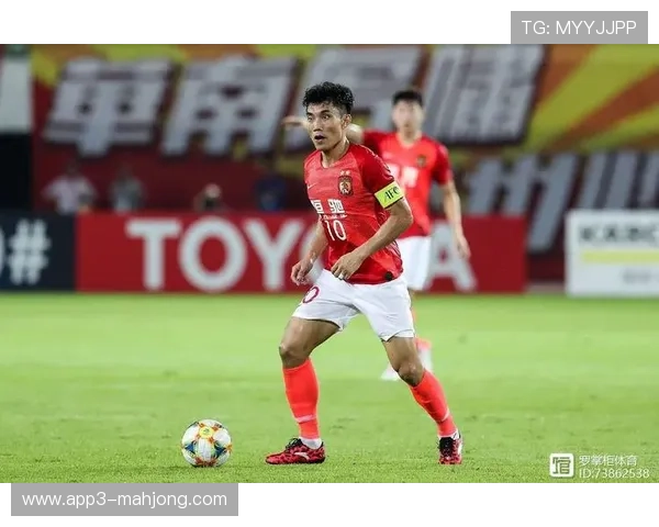 三镇新帅莫拉防守体系尚未成型 中场失控导致后防线频繁承压